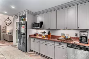 22 Bittersweet Ln, Asheville, NC 28805 - Photo 5
