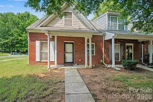 2729 Meadow Knoll Dr, Charlotte, NC 28269 - Photo 1