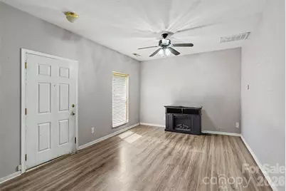 2729 Meadow Knoll Drive, Charlotte, NC 28269 - Photo 5