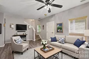 2729 Meadow Knoll Dr, Charlotte, NC 28269 - Photo 7