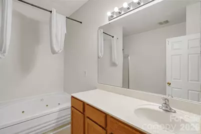 2729 Meadow Knoll Drive, Charlotte, NC 28269 - Photo 11