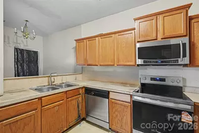 2729 Meadow Knoll Drive, Charlotte, NC 28269 - Photo 13