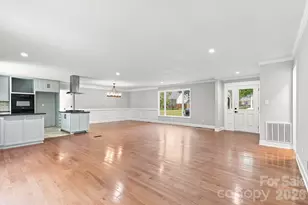 9110 Raintree Ln, Charlotte, NC 28277 - Photo 7