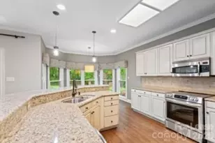 3833 Denmeade Dr, Charlotte, NC 28269 - Photo 19