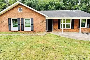 4824 Farm Pond Ln, Charlotte, NC 28212 - Photo 1
