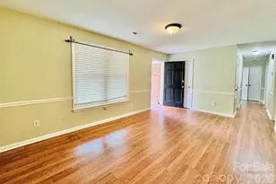 4824 Farm Pond Ln, Charlotte, NC 28212 - Photo 3