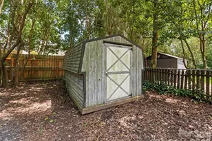 1324 Redcoat Dr, Charlotte, NC 28211 - Photo 39
