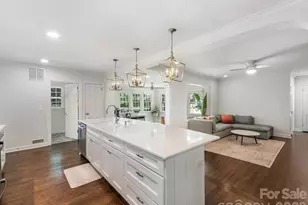 1324 Redcoat Dr, Charlotte, NC 28211 - Photo 13