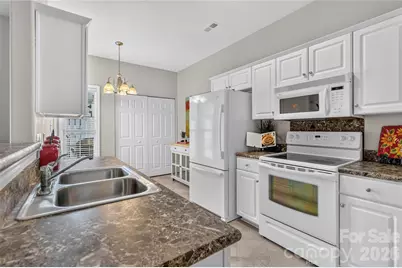 4131 Center Place Drive, Harrisburg, NC 28075 - Photo 11