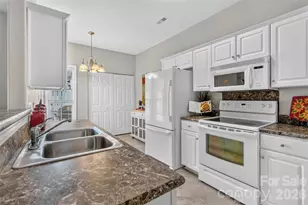 4131 Ctr Pl Dr, Harrisburg, NC 28075 - Photo 11