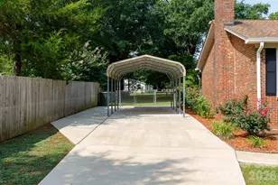 1667 Heatherhill Rd, Rock Hill, SC 29732 - Photo 3