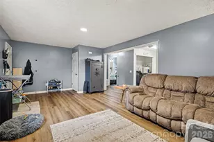 409 Baker St, Kings Mountain, NC 28086 - Photo 7
