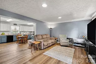 409 Baker St, Kings Mountain, NC 28086 - Photo 5
