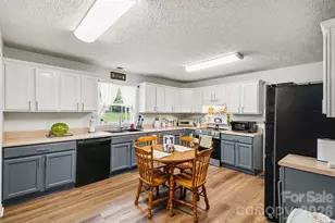 409 Baker St, Kings Mountain, NC 28086 - Photo 11