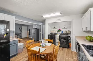 409 Baker St, Kings Mountain, NC 28086 - Photo 9