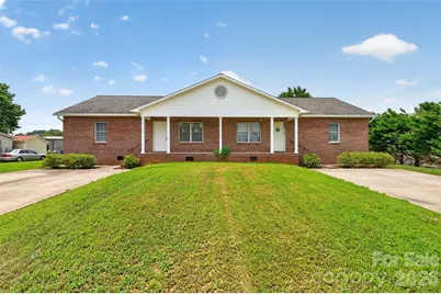1535 & 1537 23rd Street NE, Hickory, NC 28601 - Photo 1