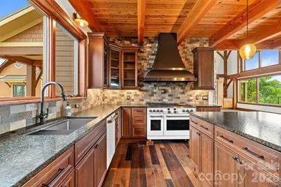 946 Ridge Road, Green Mountain, NC 28740 - Photo 17