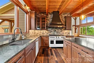946 Ridge Rd, Green Mountain, NC 28740 - Photo 17