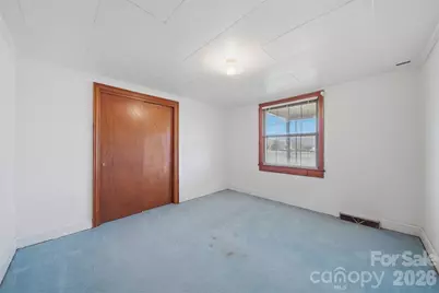2421 35th Street Court NE, Hickory, NC 28601 - Photo 17