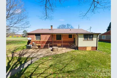 2421 35th Street Court NE, Hickory, NC 28601 - Photo 27