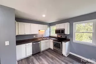 5601 Beaconsfield Rd, Charlotte, NC 28214 - Photo 7