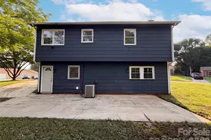 5601 Beaconsfield Rd, Charlotte, NC 28214 - Photo 5