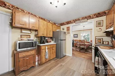 7180 Valley View Drive, Newland, NC 28657 - Photo 11