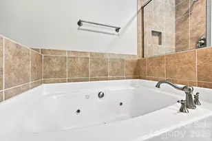 6333 Kennard Dr, Charlotte, NC 28216 - Photo 23