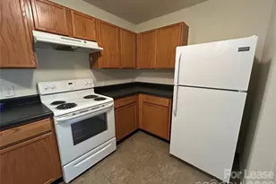 3015 Meadow Knoll Dr, Charlotte, NC 28269 - Photo 7
