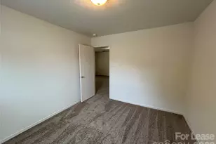 3015 Meadow Knoll Dr, Charlotte, NC 28269 - Photo 15