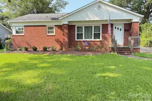1327 Dresden Dr W, Charlotte, NC 28205 - Photo 1