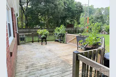 1327 Dresden Drive W, Charlotte, NC 28205 - Photo 3