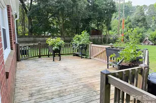 1327 Dresden Dr W, Charlotte, NC 28205 - Photo 3