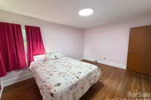 1327 Dresden Dr W, Charlotte, NC 28205 - Photo 17