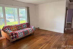 1327 Dresden Dr W, Charlotte, NC 28205 - Photo 11