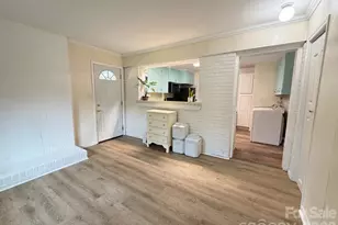1327 Dresden Dr W, Charlotte, NC 28205 - Photo 5