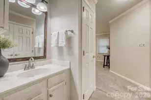7333 Carrbridge Ln, Charlotte, NC 28226 - Photo 17