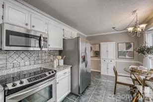 7333 Carrbridge Ln, Charlotte, NC 28226 - Photo 9