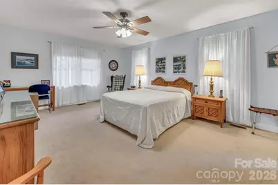 230 Carriage Summitt Way #2423, Hendersonville, NC 28791 - Photo 23