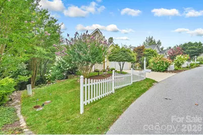 230 Carriage Summitt Way #2423, Hendersonville, NC 28791 - Photo 3
