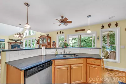 230 Carriage Summitt Way #2423, Hendersonville, NC 28791 - Photo 13