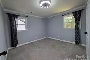 1501 Vancouver Dr, Charlotte, NC 28213 - Photo 17