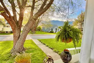 271 Brook St, Waynesville, NC 28786 - Photo 9