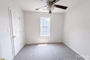 5714 Waverly Lynn Ln, Charlotte, NC 28269 - Photo 9