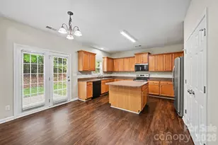 9839 Jeanette Cir, Charlotte, NC 28213 - Photo 7
