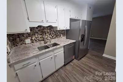 525 12th Street SW #26, Hickory, NC 28602 - Photo 3