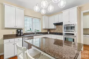 7613 Tarland Ln, Charlotte, NC 28269 - Photo 11