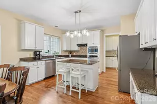 7613 Tarland Ln, Charlotte, NC 28269 - Photo 11