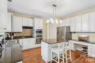 7613 Tarland Ln, Charlotte, NC 28269 - Photo 13