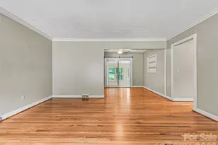 320 Kendale Ct, East Flat Rock, NC 28726 - Photo 7